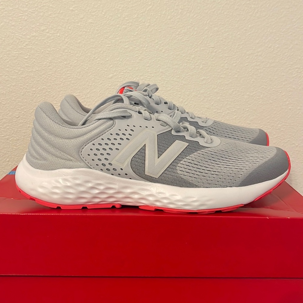 New Balance Womens Running Shoe. Size 8.